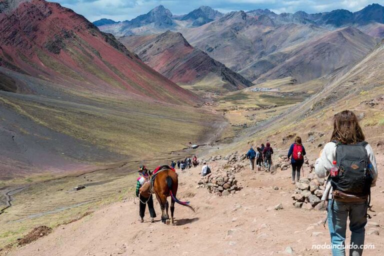 5g-cordillera-junto-a-la-montaña-de-7-colores